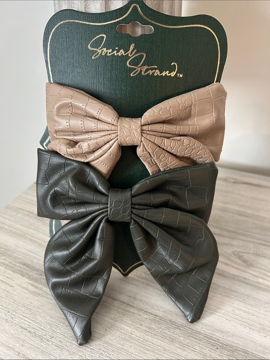 Social Strand Accessories - Faux Leather Bow Hair Clips - Taupe and Dark Brown